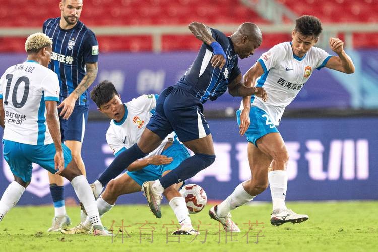 新华社:出家门,见球门——武汉足球文化在社区生枝发芽 新华社:出家门,见球门——武汉足球文化在社区生枝发芽