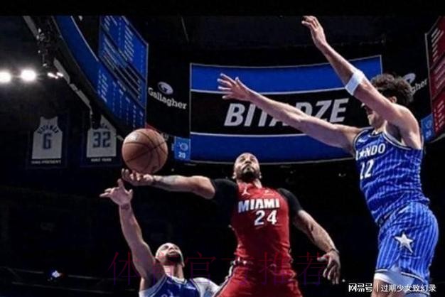 贝恩接球三分投进,魔术开局打出10-2鹈鹕直接叫出暂停 贝恩接球三分投进,魔术开局打出10-2鹈鹕直接叫出暂停