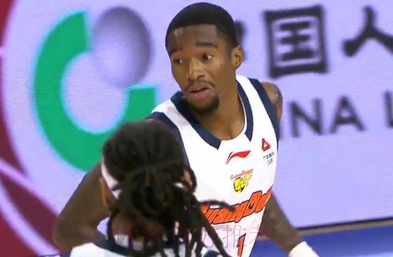 奇葩数据!广东半场国内球员投篮13中0 萨林杰8中1 奇葩数据!广东半场国内球员投篮13中0 萨林杰8中1